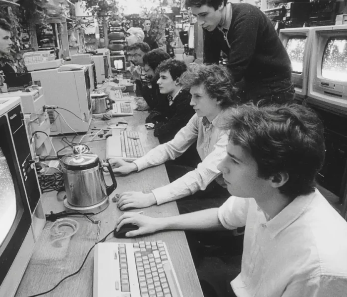 AI-generated απεικόνιση της καφετιέρας του Cambridge που έγινε η πρώτη web κάμερα